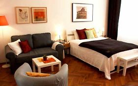 Cosy Appartement Close To City